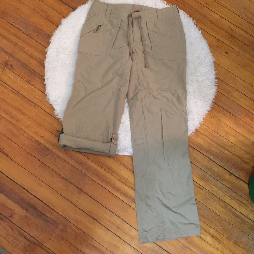 The Northface 2 in 1 Convertible Nylon hiker Pants - Picture 2 of 7